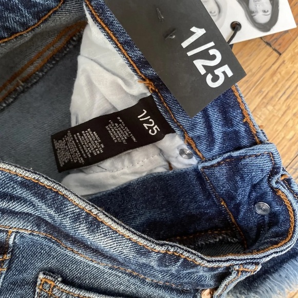 Kendall And Kylie Icon Shorts Denim Jeans Cutoffs Distressed NEW Size 25 - Picture 4 of 8